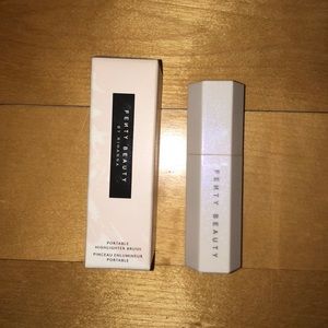 Portable highlighter brush fenty beauty
